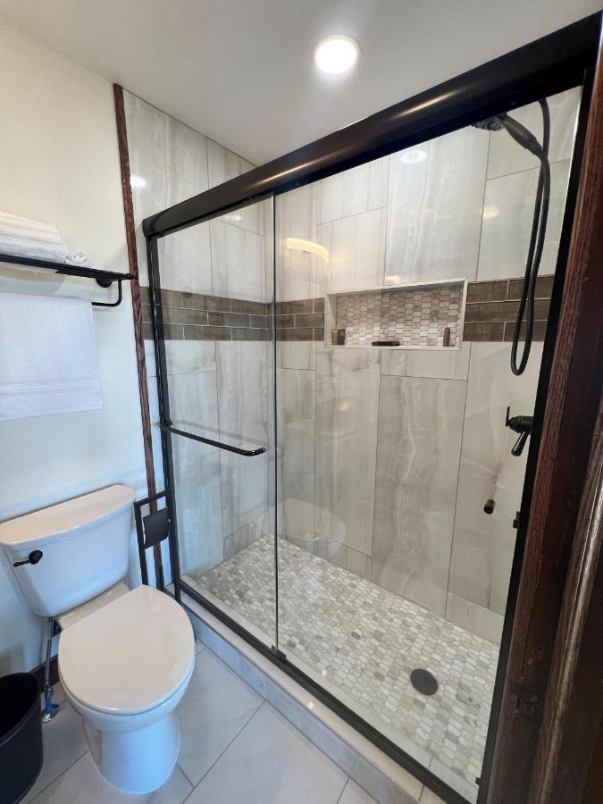 Monterey Inn מראה חיצוני תמונה